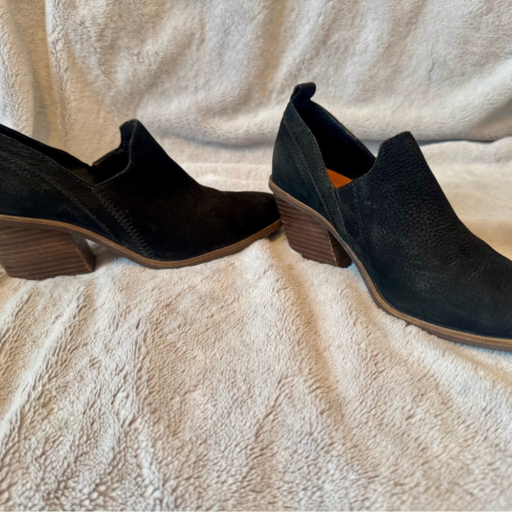 Lucky Brand‎ Black Women's Slip-On Shoes Size 7.5